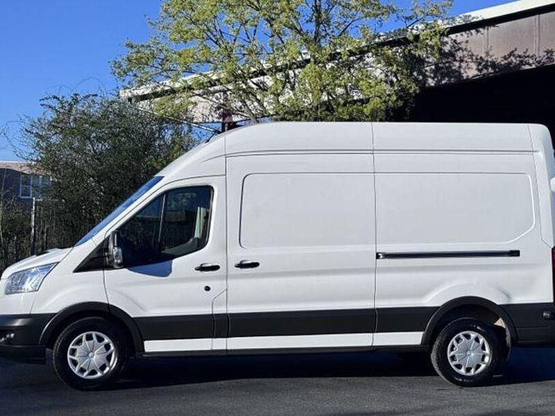 Gebraucht Ford Transit Trend 170 PS (125 kW) 2018 Weiß Van / Kleinbus