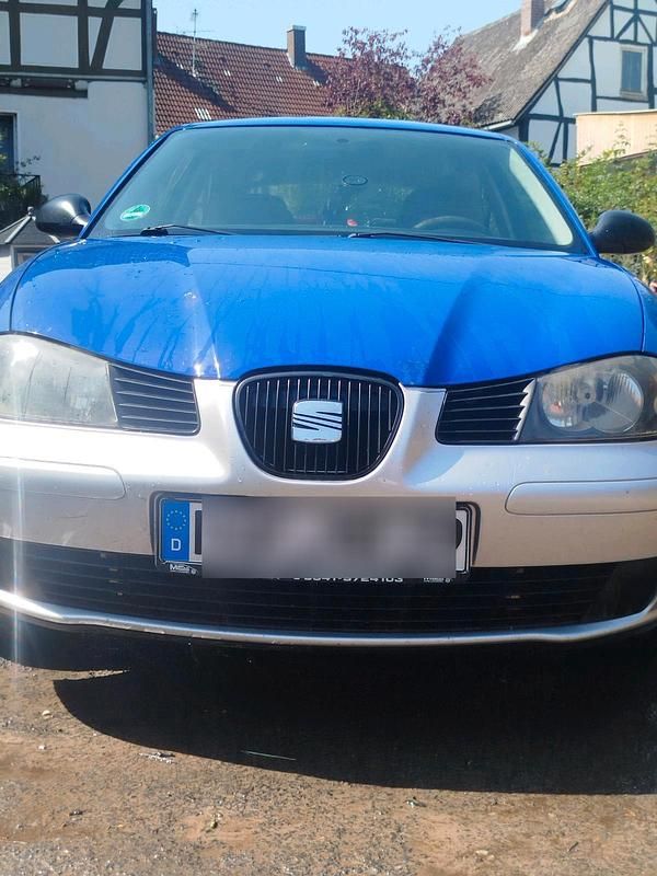 Blau Gebraucht 2003 Seat Ibiza Kleinwagen | 1.100 € (Fairer Preis) - Bild 1/4
