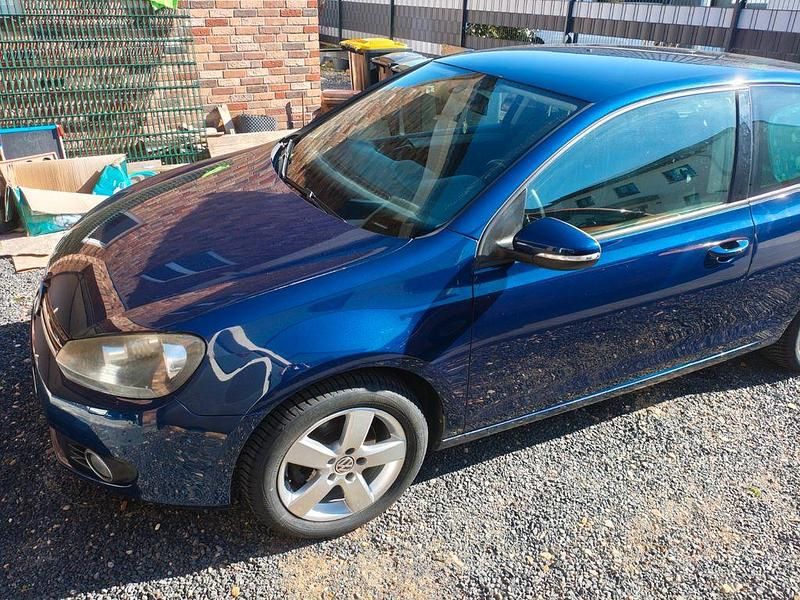 Gebraucht VW Golf VI Team 80 PS (58 kW) 2010 Blau Kleinwagen