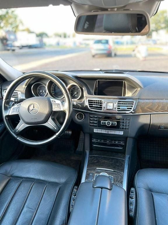 Gebraucht Mercedes E350 252 PS (185 kW) 2014 Schwarz Limousine