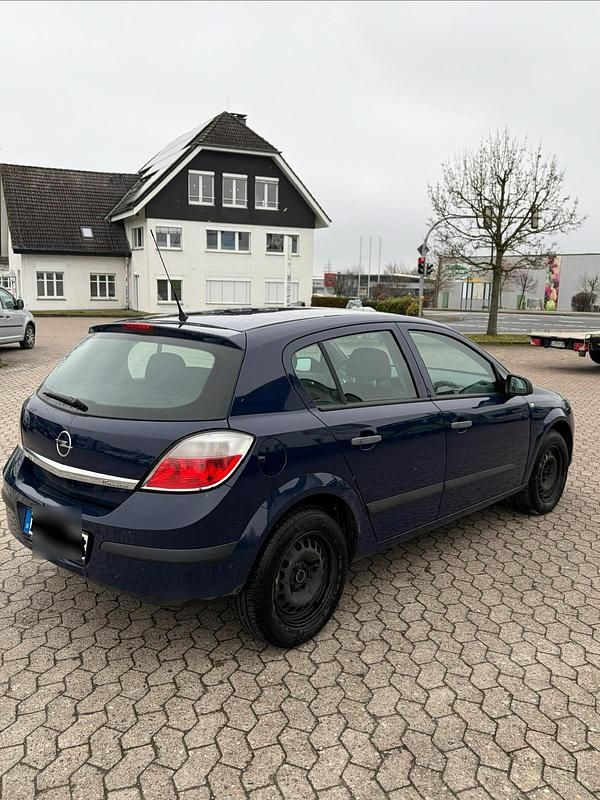 Gebraucht Opel Astra 105 PS (77 kW) 2006 Blau Limousine