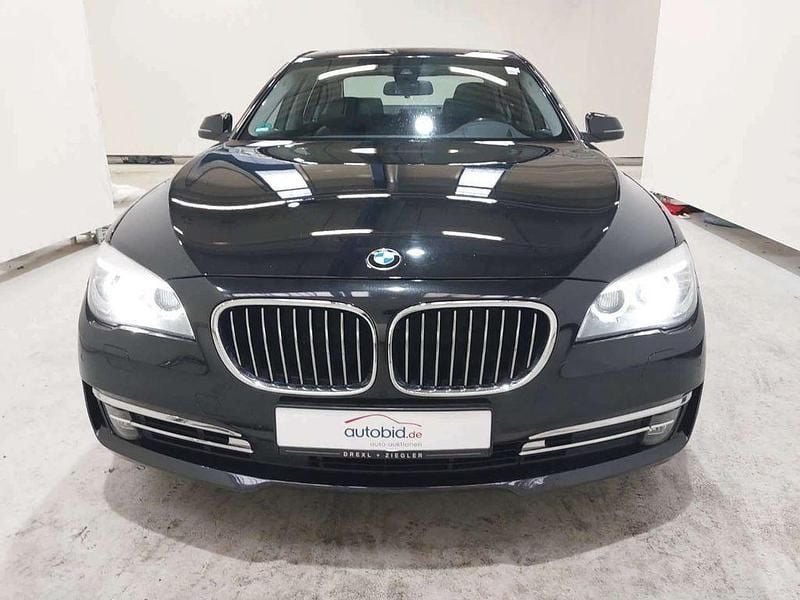Gebraucht BMW 740 Sport Line 313 PS (230 kW) 2015 Schwarz Limousine