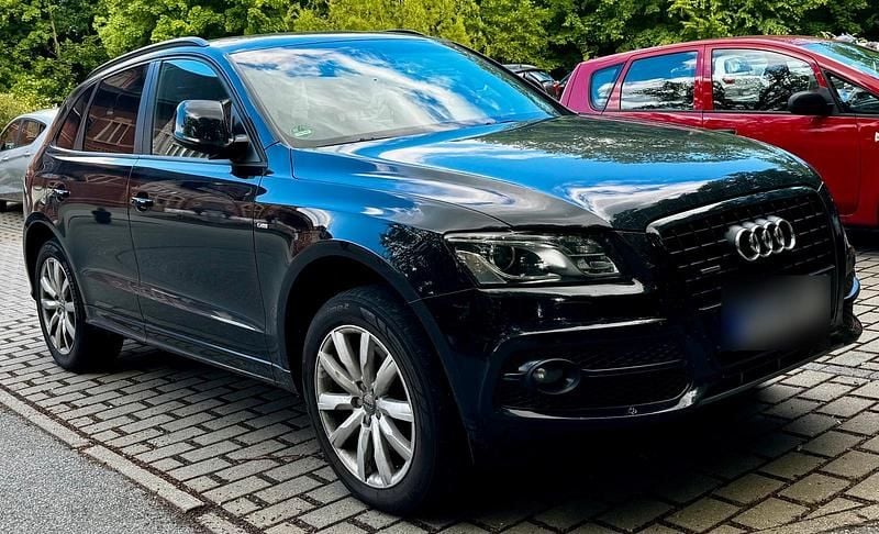 Second-hand Audi Q5 S-line plus 239 CP (175 kW) 2011 Negru SUV