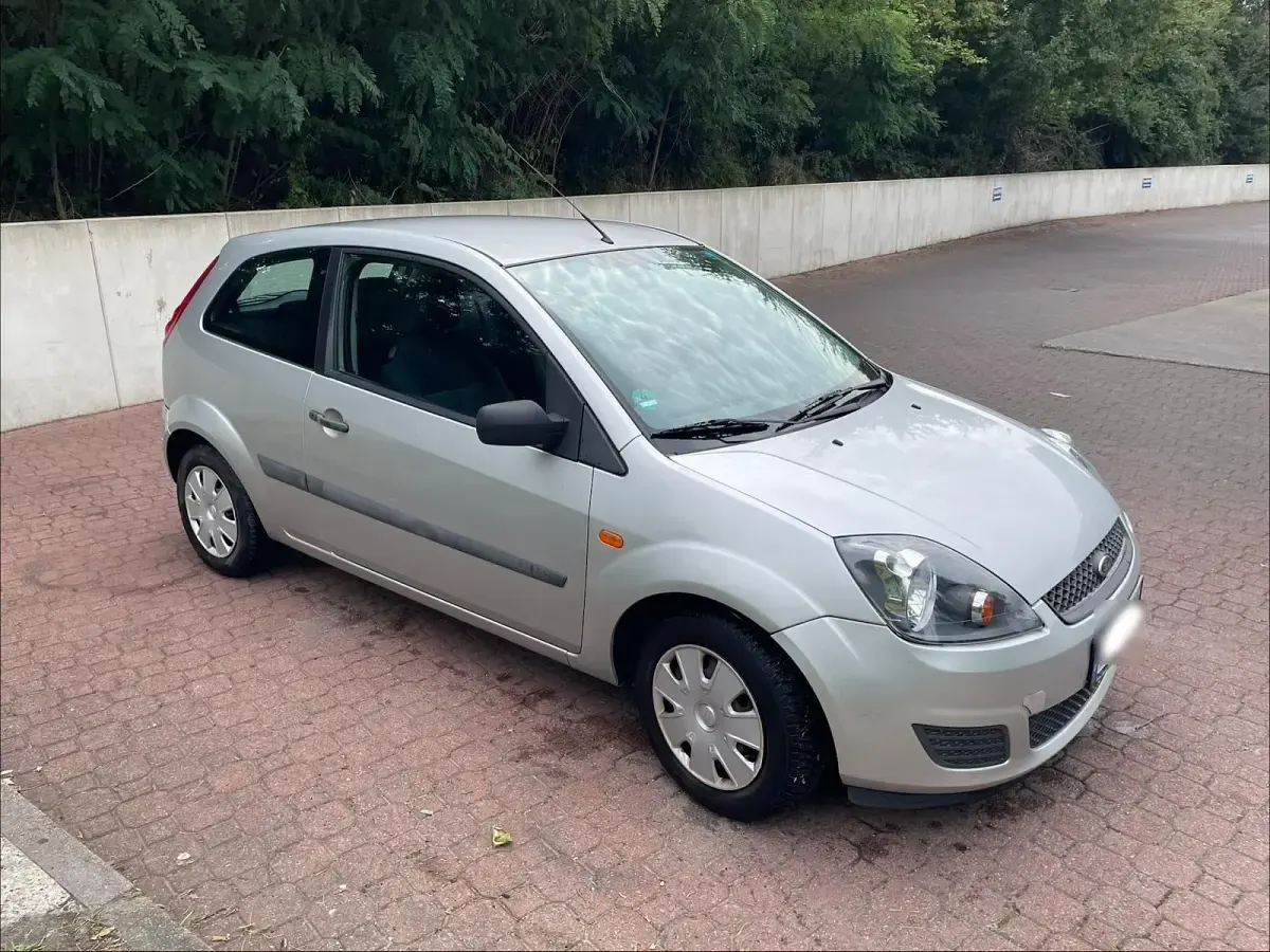 Gebraucht Ford Fiesta 69 PS (50 kW) 2007 Silber Kleinwagen