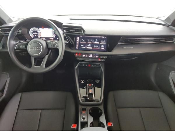 Second-hand Audi A3 Ambiente 150 CP (110 kW) 2024 Negru Berlinǎ