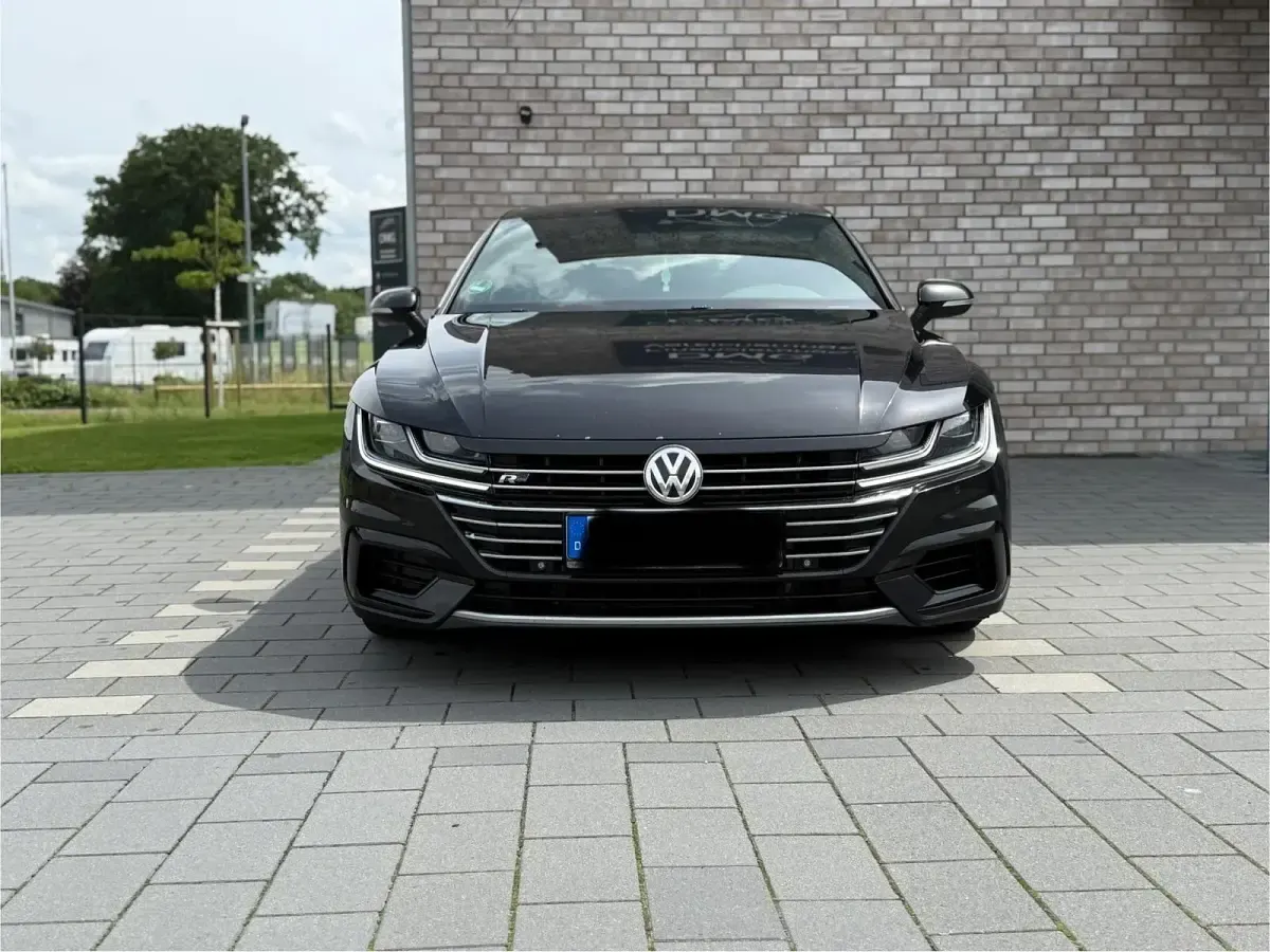 Gebraucht VW Arteon R-line 239 PS (175 kW) 2018 Schwarz Kleinwagen
