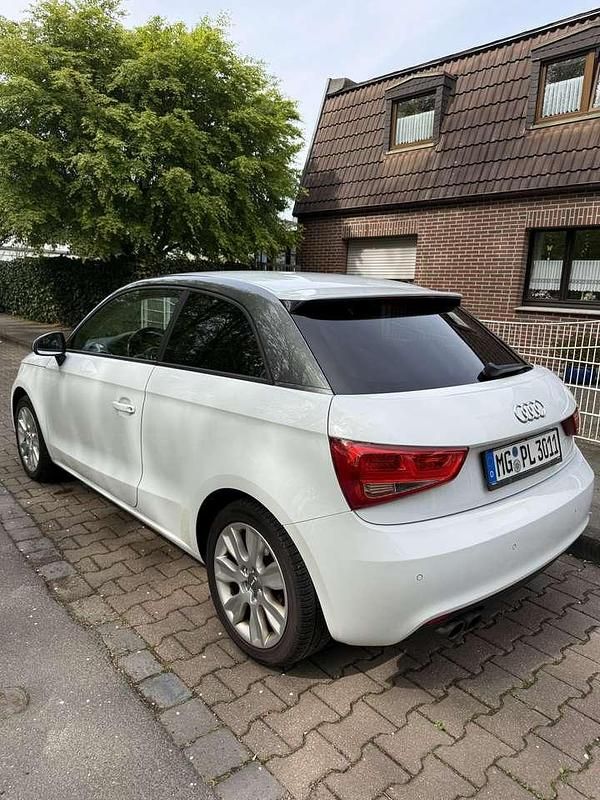 Gebraucht Audi A1 Ambition 122 PS (89 kW) 2012 Weiß Kleinwagen