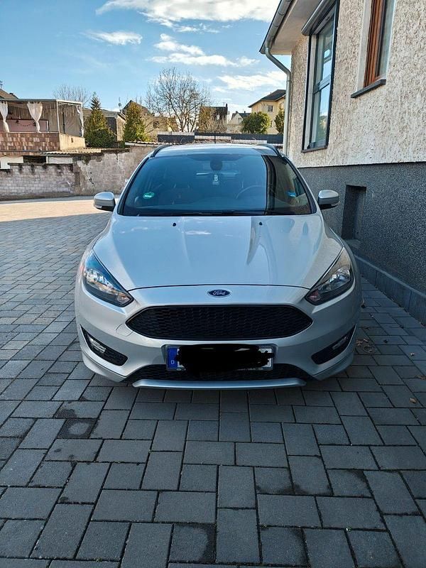 Gebraucht Ford Focus ST-Line 125 PS (91 kW) 2017 Silber Kombi