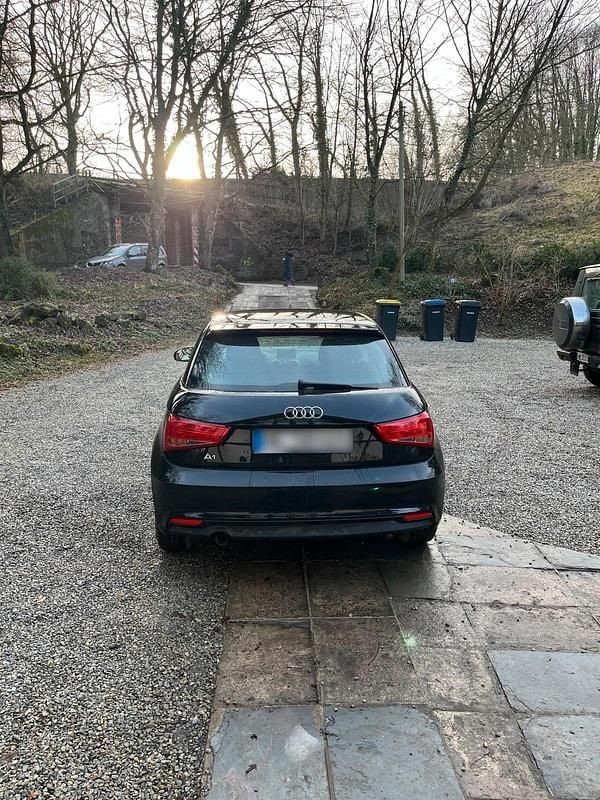 Second-hand Audi A1 90 CP (66 kW) 2015 Negru Hatchback