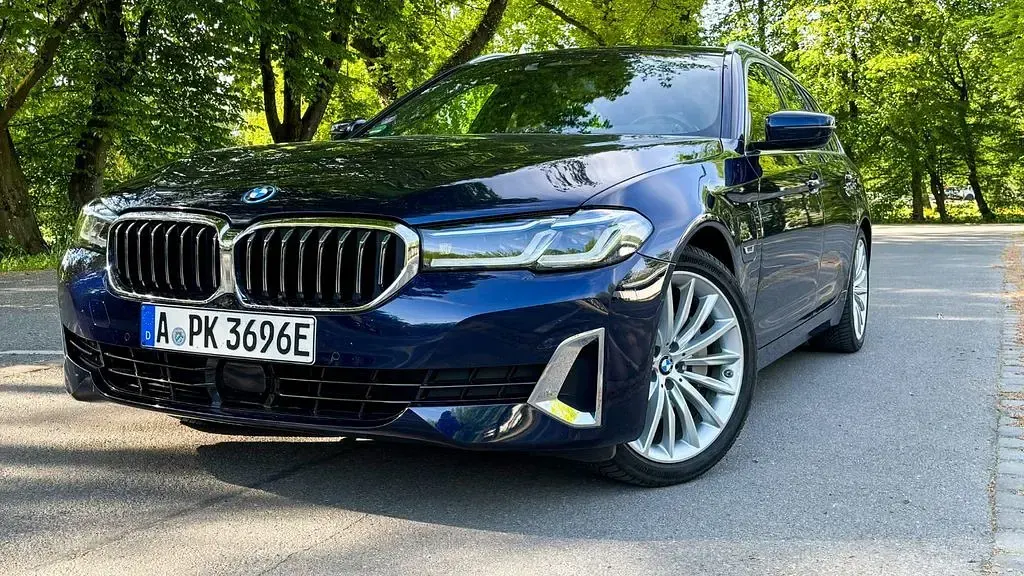 Używany BMW 530e Performance 292 KM (214 kW) 2023 Niebieski Kombi