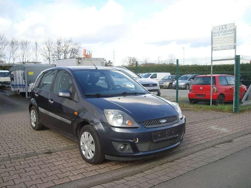 Gebraucht Ford Fiesta 80 PS (58 kW) 2007 Grau Kleinwagen