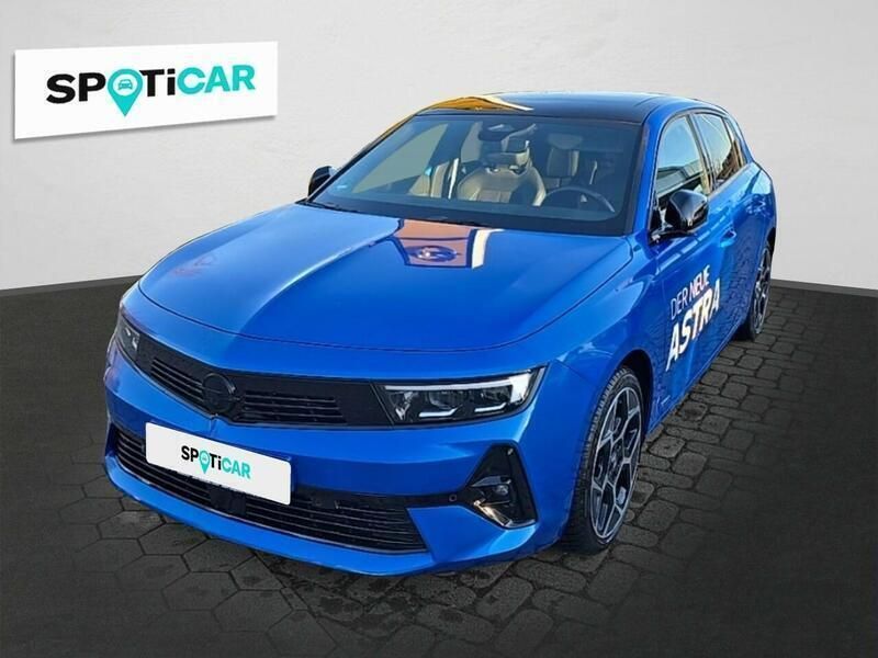 Blau Gebraucht 2023 Opel Astra Basis Limousine | 29.950 € (Etwas zu teuer) - Bild 1/3