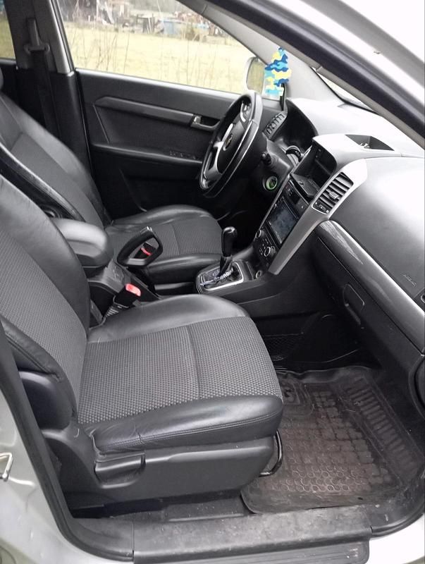 Gebraucht Chevrolet Captiva 136 PS (100 kW) 2010 Silber SUV