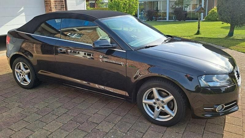 Gebraucht Audi A3 Cabriolet 105 PS (77 kW) 2011 Schwarz Cabrio