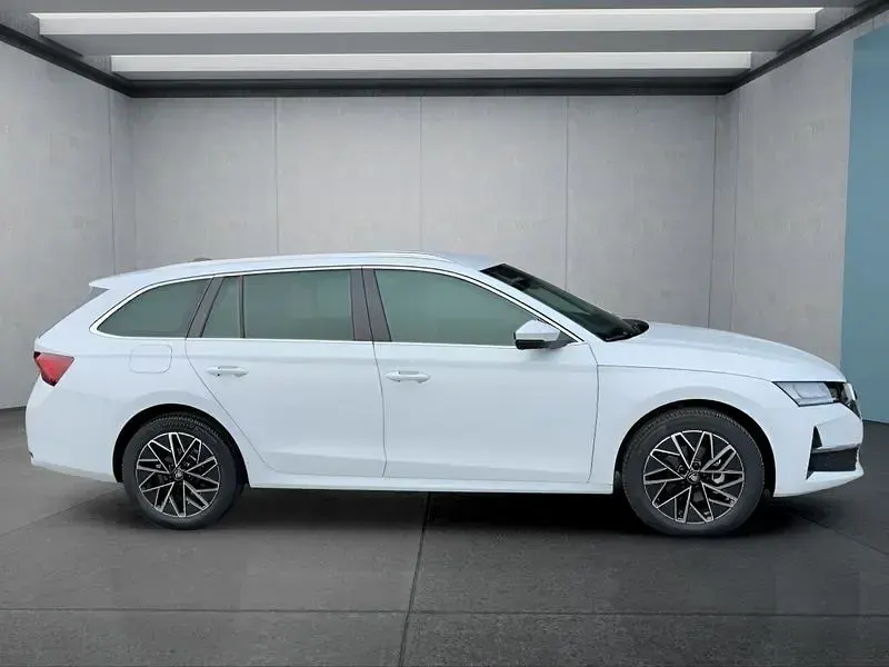 Neu Skoda Octavia 150 PS (110 kW) 2026 Weiß Kombi