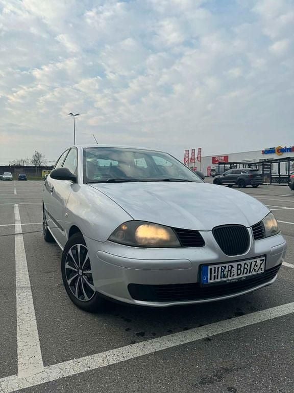 Używany Seat Ibiza Fresh 75 KM (55 kW) 2004 Srebrny Hatchback