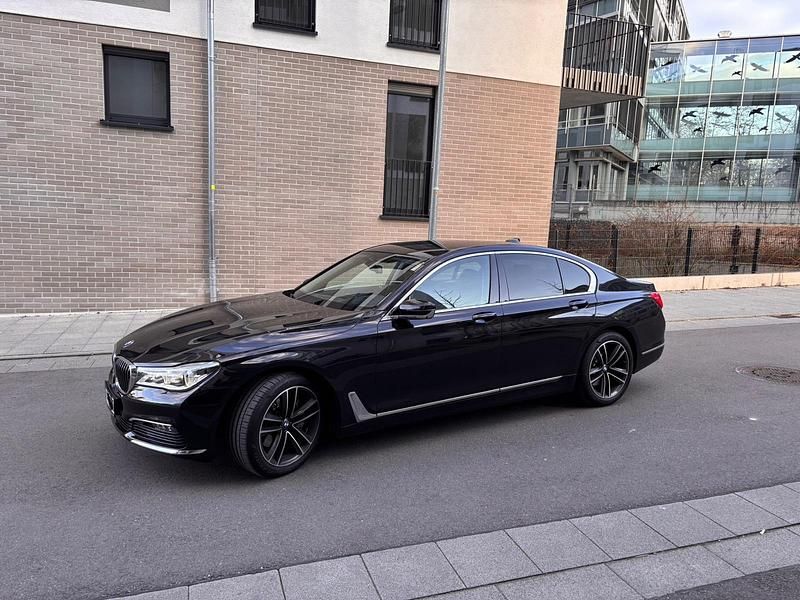 Schwarz Gebraucht 2017 BMW 730 Sport Line Limousine | 34.250 € (Superpreis) - Bild 1/4