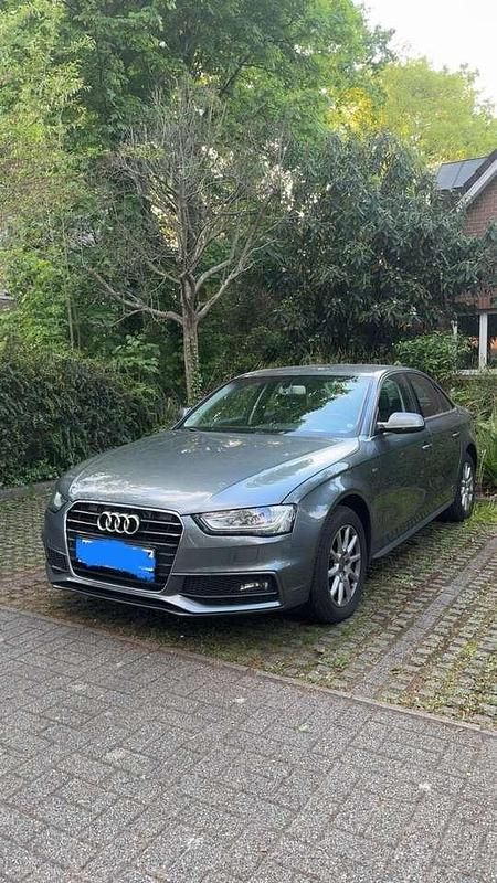Grau Gebraucht 2014 Audi A4 S-Line Limousine | 12.500 € (Superpreis) - Bild 1/4
