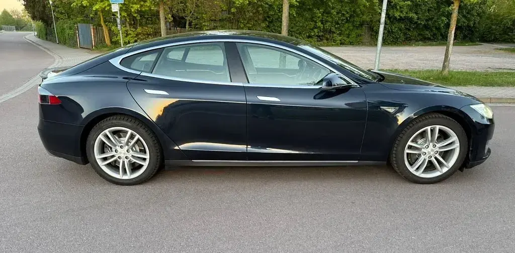 Occasion Tesla Model S 309 kW (421 ch) 2014 Bleue Citadine