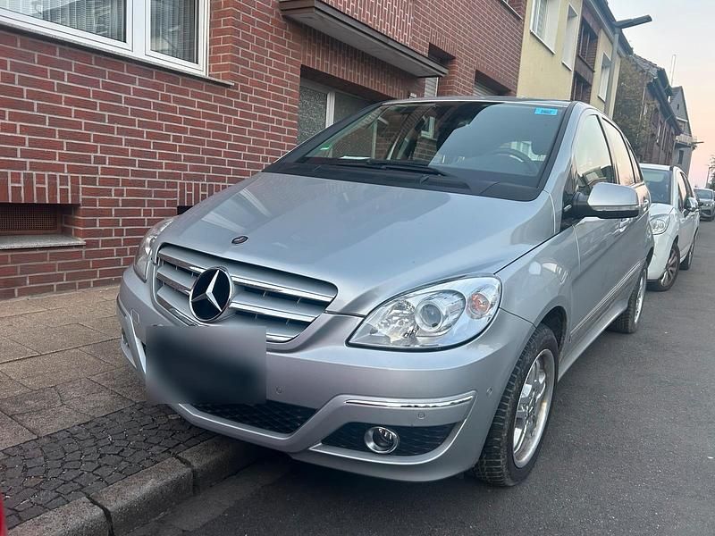 Gebraucht Mercedes B170 116 PS (85 kW) 2008 Silber Van / Kleinbus