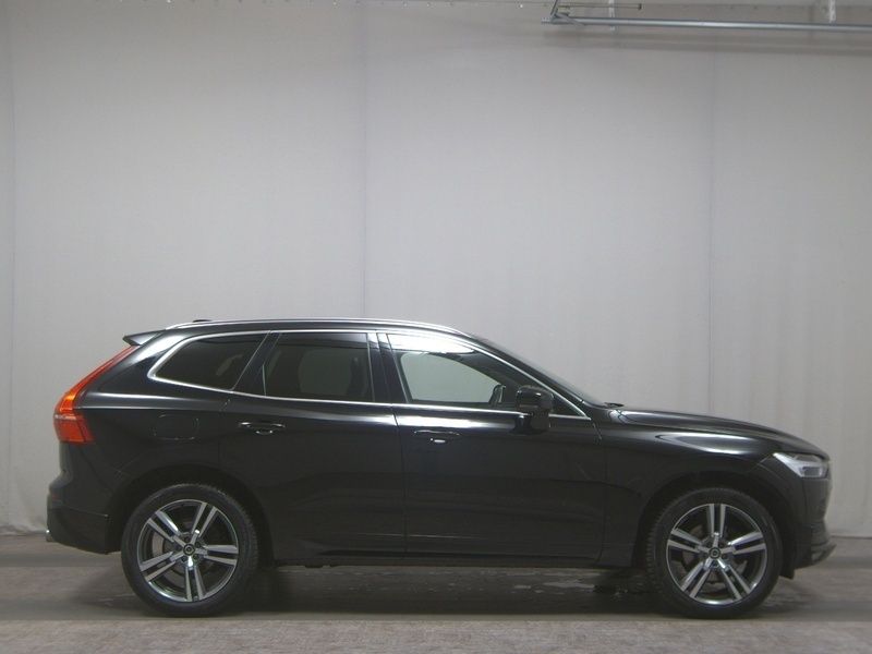 Schwarz Gebraucht 2020 Volvo XC60 Momentum SUV | 21.980 € (Superpreis) - Bild 1/4