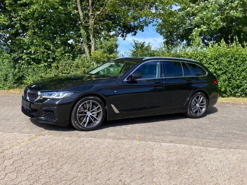 Schwarz Gebraucht 2022 BMW 530 Luxury Line Kombi | 49.950 € (Teuer) - Bild 1/4