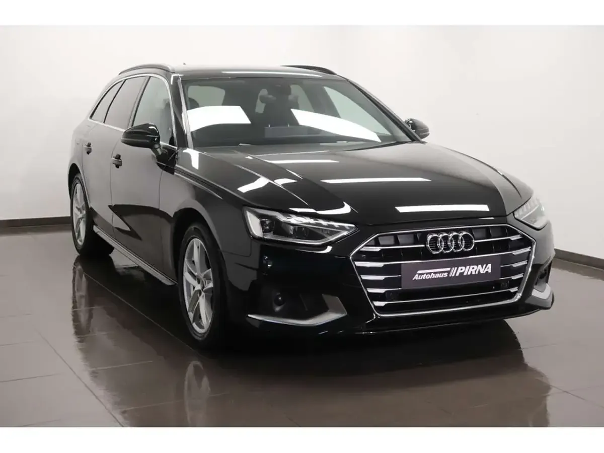 Używany Audi A4 Advanced 136 KM (100 kW) 2021 Czarny Kombi
