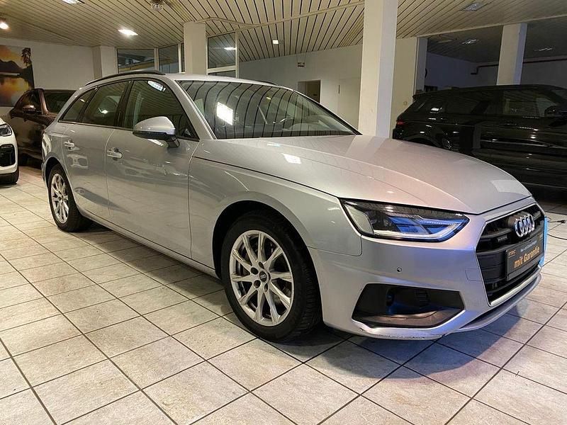 Gebraucht Audi A4 Basis 204 PS (150 kW) 2022 Silber Kombi