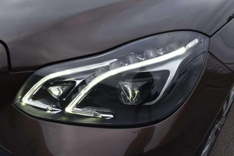 Gebraucht Mercedes E220 Avantgarde 163 PS (119 kW) 2015 Braun Limousine