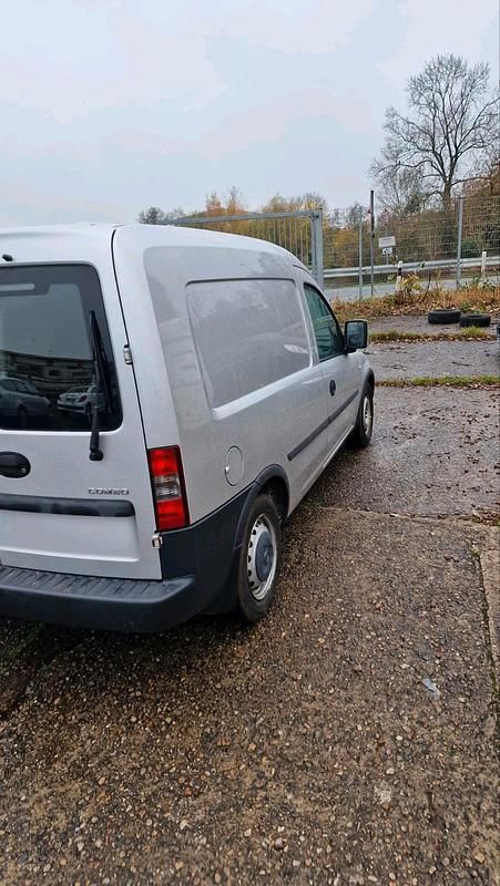 Silber Gebraucht 2004 Opel Combo Van / Kleinbus | 2.800 € (Fairer Preis) - Bild 1/4