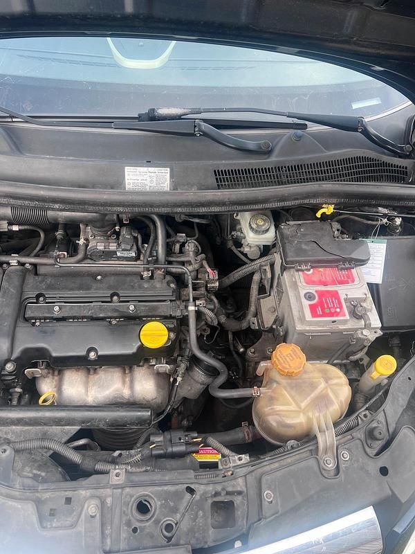 Gebraucht Opel Corsa 86 PS (63 kW) 2008 Andere farben Kleinwagen