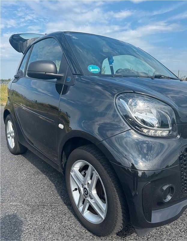 Schwarz Gebraucht 2021 Smart ForTwo Electric Drive Coupé | 9.500 € (Guter Preis) - Bild 1/4