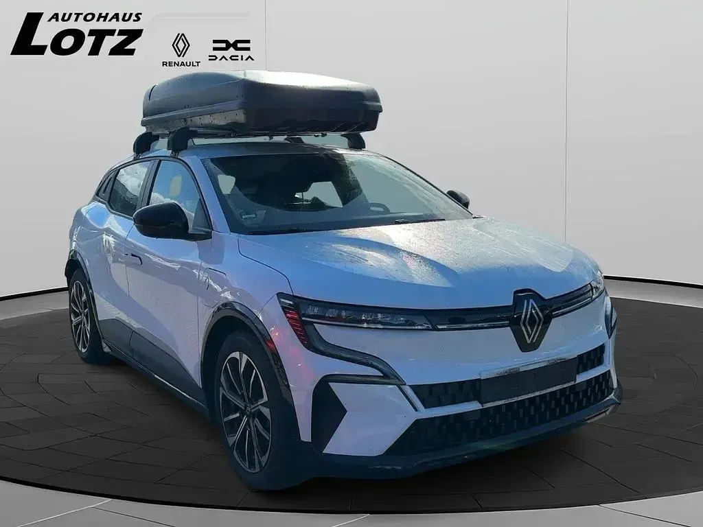 Używany Renault Megane E-Tech Equilibre 96 kW (131 KM) 2022 Biały Sedan/Limuzyna
