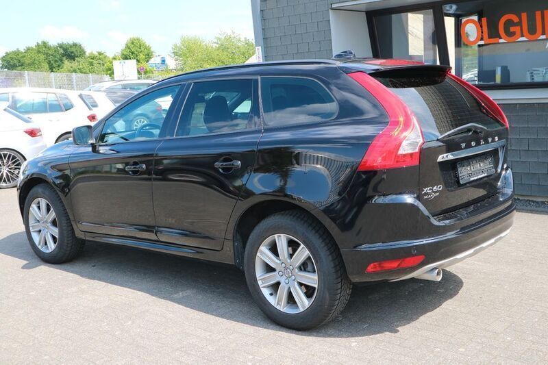 Gebraucht Volvo XC60 Kinetic 150 PS (110 kW) 2017 Schwarz SUV