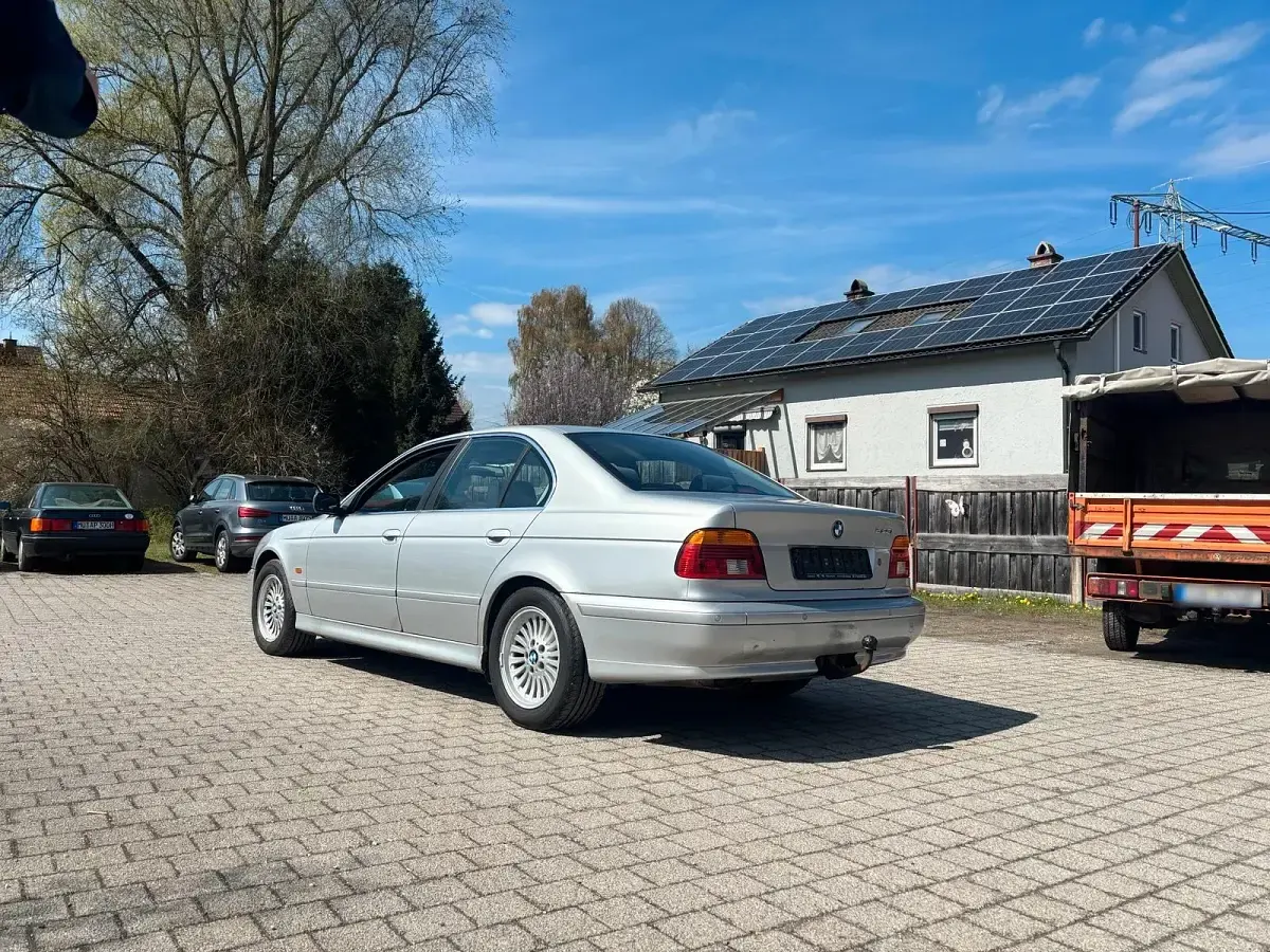 Gebraucht BMW 525 193 PS (141 kW) 2002 Silber Limousine