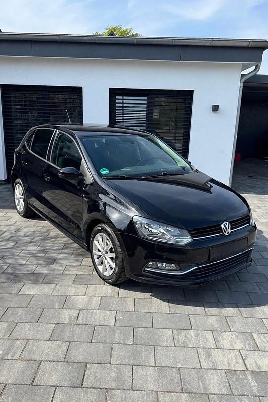 Gebraucht VW Polo 90 PS (66 kW) 2015 Schwarz Kleinwagen