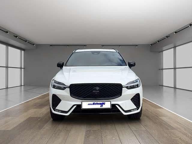 Gebraucht Volvo XC60 Plus 250 PS (183 kW) 2025 Crystal white / metallic SUV