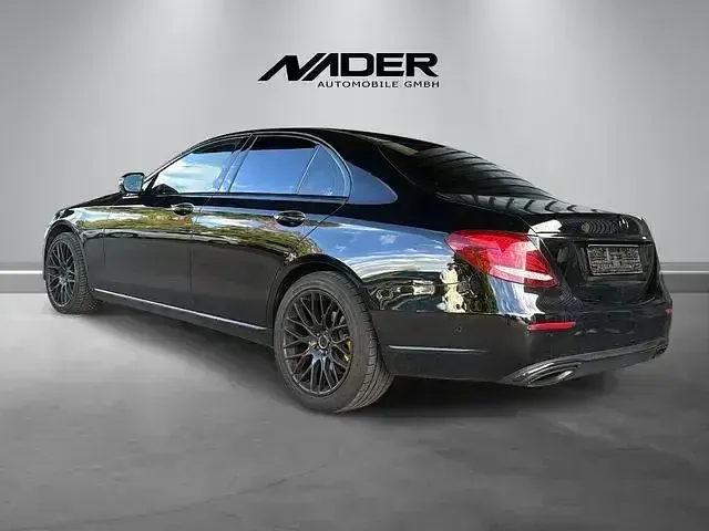 Usata Mercedes E250 211 CV (155 kW) 2017 Nero Berlina