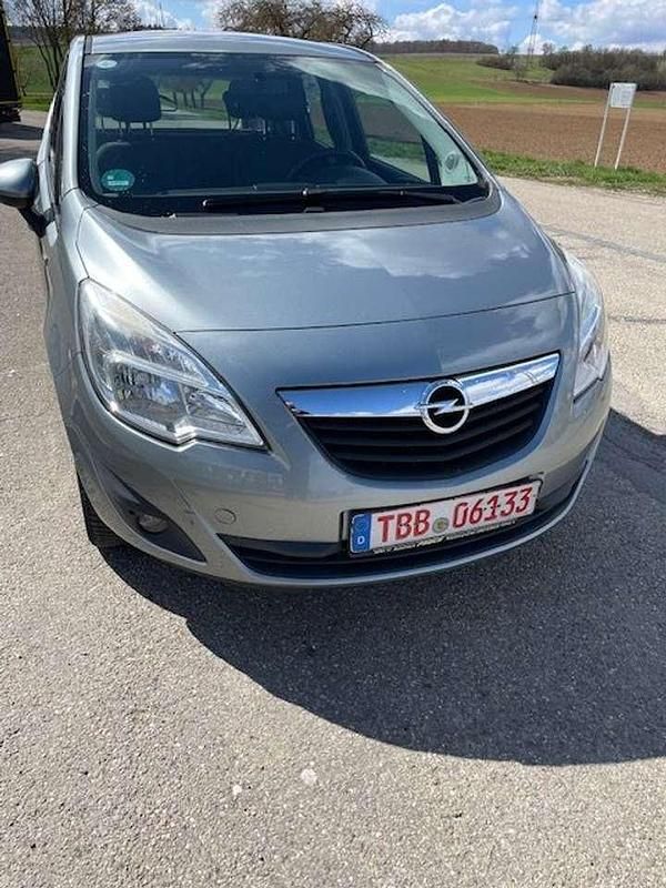 Gebraucht Opel Meriva Edition 120 PS (88 kW) 2010 Silber Van / Kleinbus