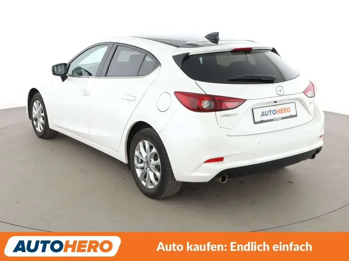 Gebraucht Mazda 3 Signature 120 PS (88 kW) 2018 Snowflake white Limousine