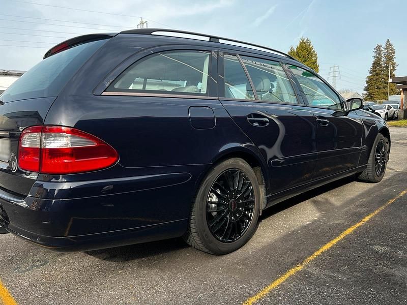 Second-hand Mercedes E280 2008 Albastru Break