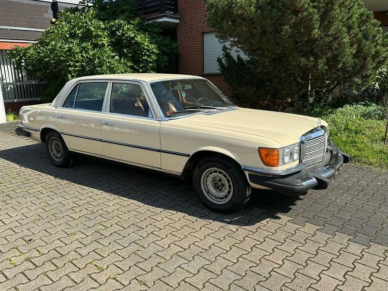 Gebraucht Mercedes 450 305 PS (224 kW) 1980 Gelb Limousine