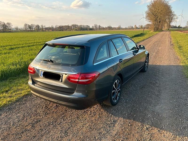 Gebraucht Mercedes C220 170 PS (125 kW) 2014 Grau Kombi