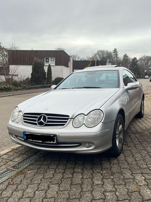 Silber Gebraucht 2002 Mercedes CLK240 Avantgarde Coupé | 9.000 € (Fairer Preis) - Bild 1/4