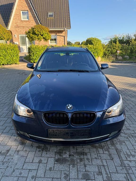 Blau Gebraucht 2008 BMW 520 Lifestyle Kombi | 4.500 € (Guter Preis) - Bild 1/4