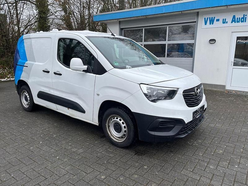 Weiß Gebraucht 2021 Opel Combo Edition Van / Kleinbus | 7.450 € (Superpreis) - Bild 1/4