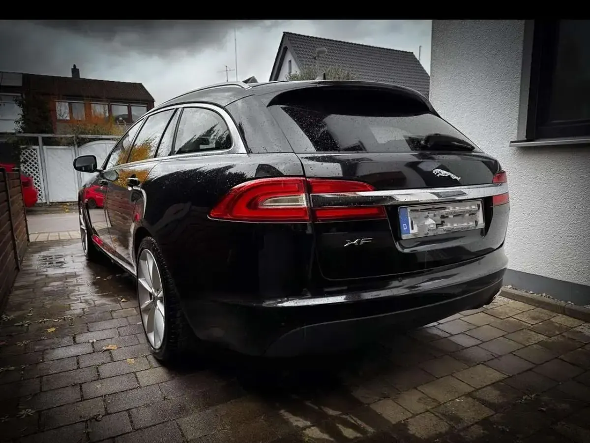 Gebraucht Jaguar XF Sportbrake 200 PS (147 kW) 2013 Schwarz Kombi