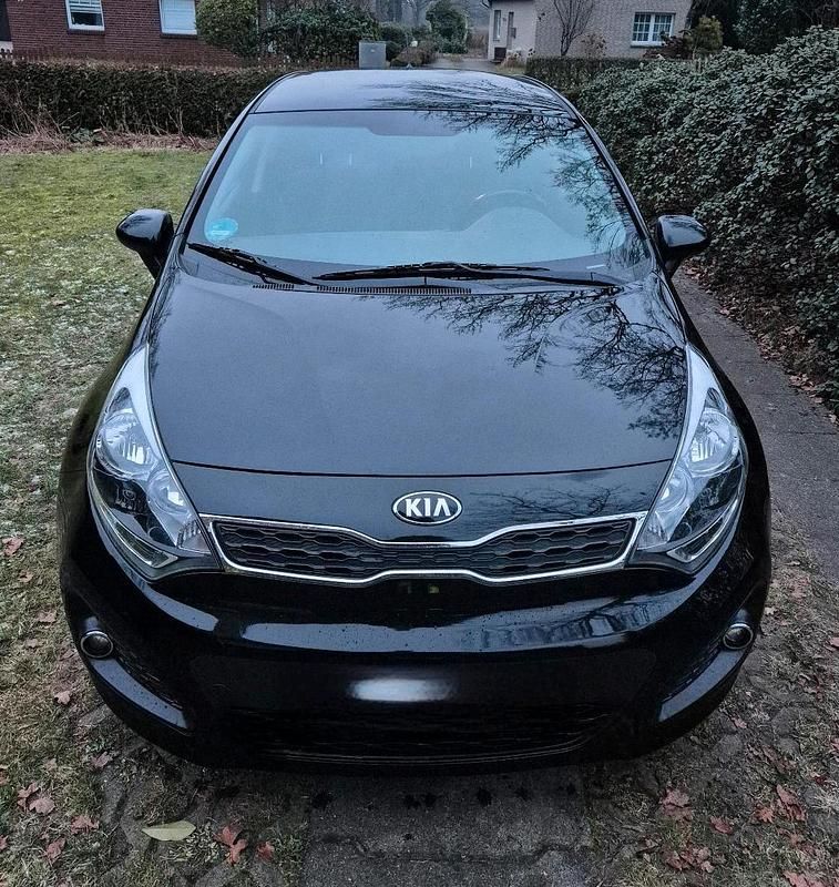 Schwarz Gebraucht 2014 Kia Rio Kleinwagen | 6.900 € (Fairer Preis) - Bild 1/4