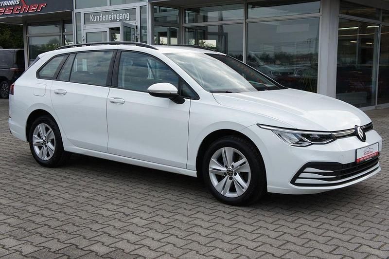 Gebraucht VW Golf VIII Life 150 PS (110 kW) 2021 Weiß Kombi