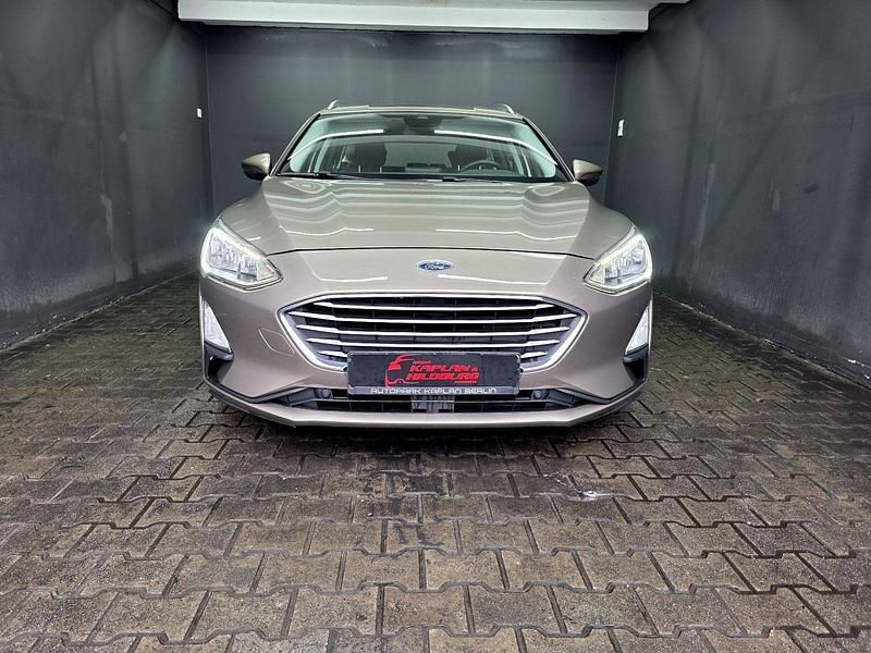 Gebraucht Ford Focus 120 PS (88 kW) 2019 Silber Kombi